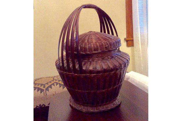 Vintage Handmade Basket, Oval Shaped Domed Lid Wicker Willow Basket w/ Handle, Sewing Storage Basket